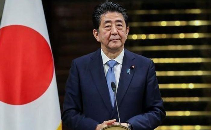 رئيس الوزراء الياباني يعتزم التنحي من منصبه بسبب حالته الصحية