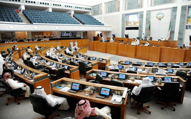 مجلس الأمة الكويتي يعتمد منحة بقيمة 3000 دينار لكل متقاعد
