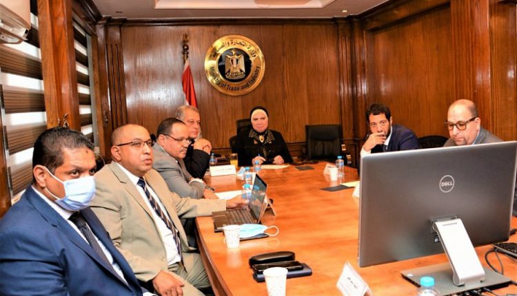 أمازون العالمية تعرض على وزيرة الصناعة خطتها التوسعية في مصر