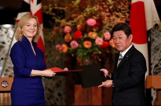 بريطانيا توقع مع اليابان أول اتفاق تجاري كبير بعد الانفصال