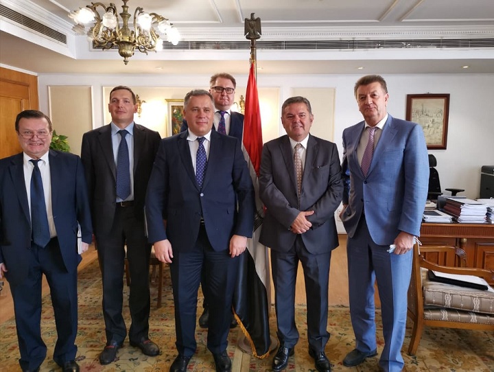 وزير قطاع الأعمال يعقد جلسة مباحثات مع وفد أوكراني ومسؤولي شركة فاش ماش