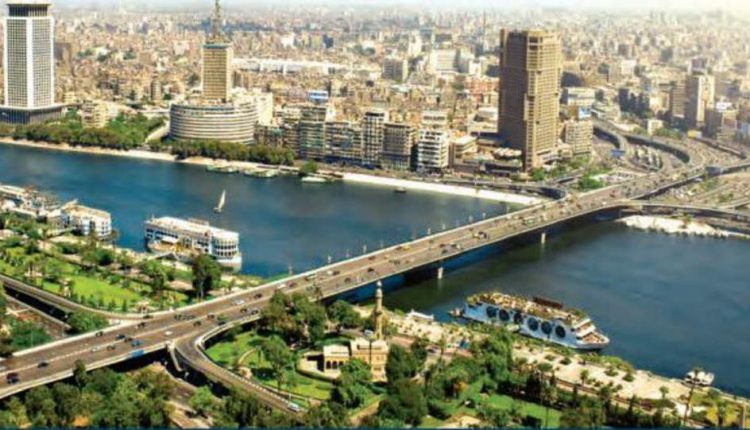 بلومبرج: القطاع الخاص في مصر والسعودية والإمارات يعود للنمو