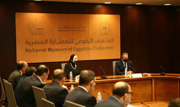وزيرا التجارة والسياحة يبحثان الترتيبات الخاصة بمحتوى الجناح المصري بمعرض إكسبو دبي