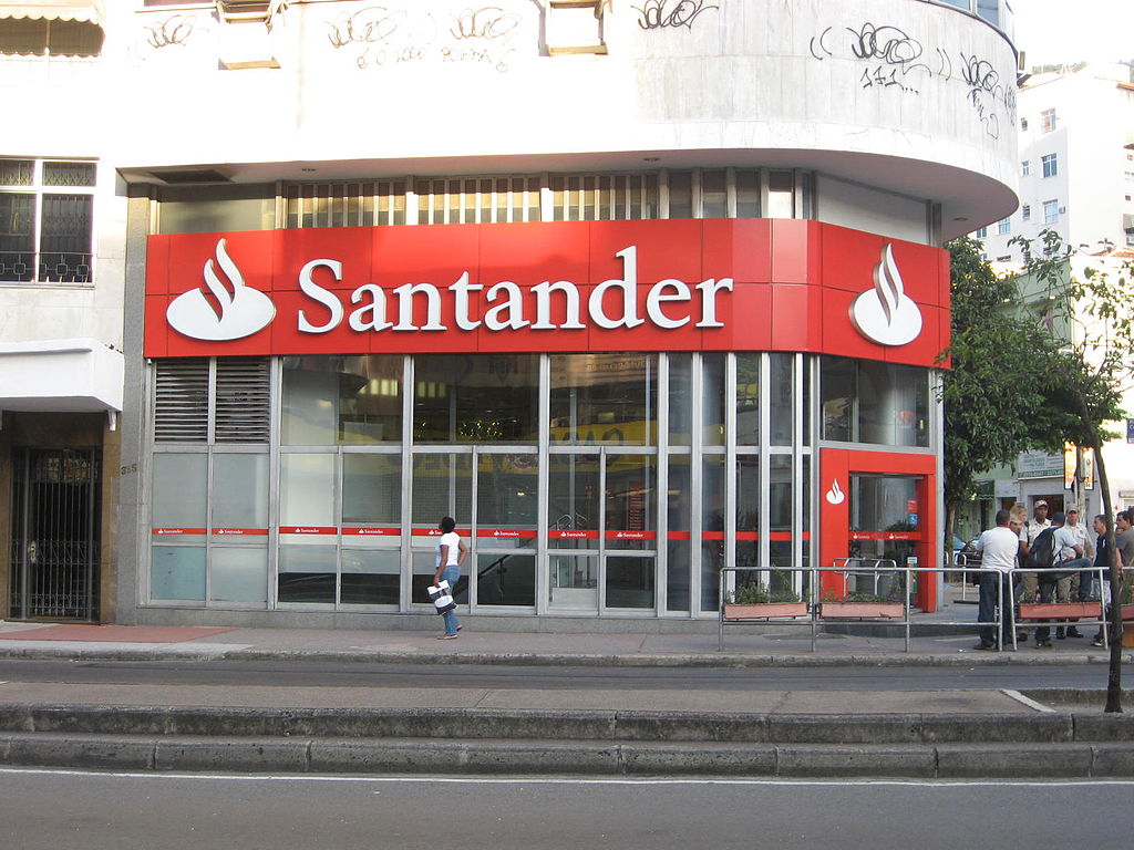 مصرف بانكو سانتاندير ينوي إلغاء 4 آلاف وظيفة في إسبانيا