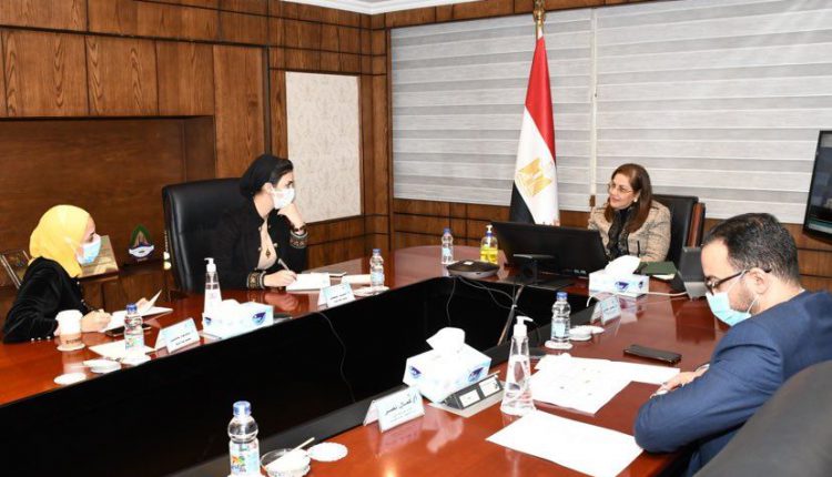 وزيرة التخطيط تناقش مع ممثلي مؤسسة حياة كريمة المشاركة في تنفيذ أنشطة المبادرة الرئاسية