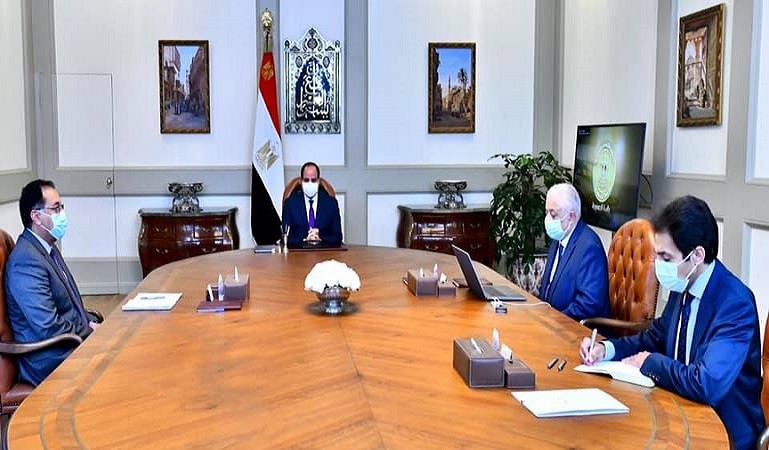 الرئيس السيسي خلال اجتماعه بمدبولي وشوقي