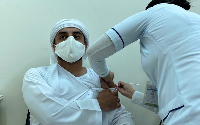 الإمارات تواصل حملة التطعيم ضد كورونا