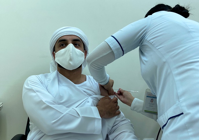 الإمارات تواصل حملة التطعيم ضد كورونا