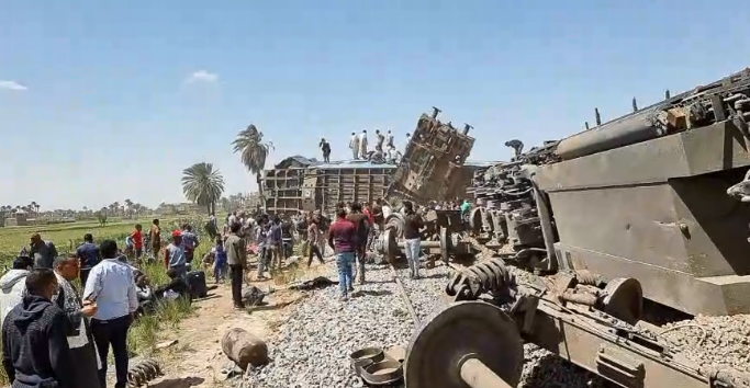 ارتفاع عدد مصابي حادث قطاري سوهاج إلى 108 حالات