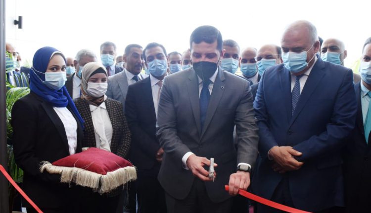 افتتاح أول مركز متكامل لخدمات المستثمرين بمحافظة قنا