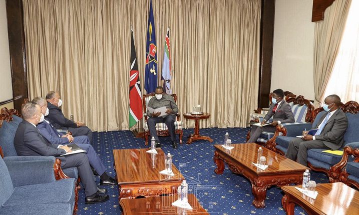 وزير الخارجية يلتقي الرئيس الكيني