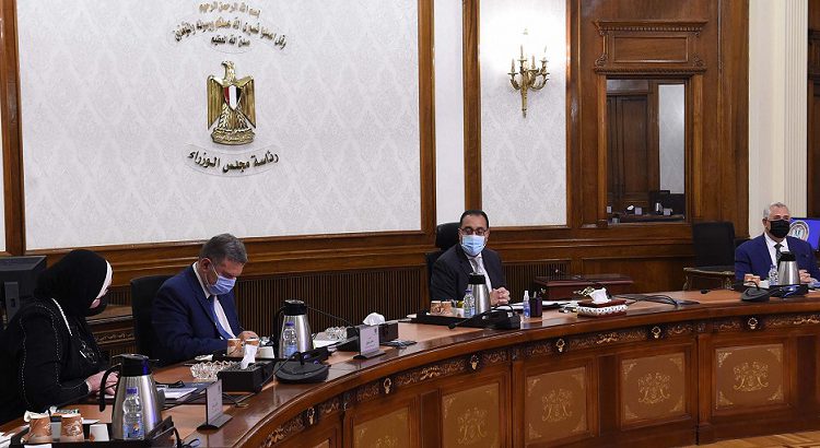 رئيس الوزراء يوجه بسرعة إعداد آليات التحفيز على زراعة القطن لتوفير احتياجات الصناعة المصرية