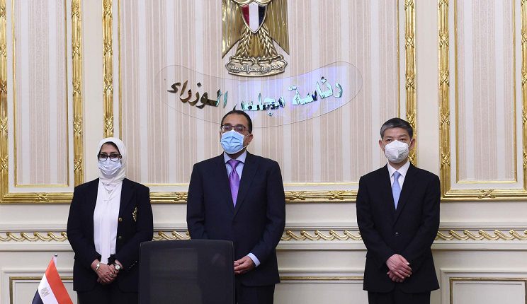 رئيس الوزراء يشهد توقيع اتفاقيتين لتصنيع لقاح سينوفاك الصيني في مصر