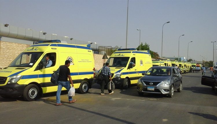 مصر ترسل سيارات إسعاف لنقل الجرحى من غزة