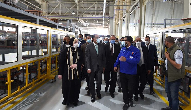 رئيس الوزراء ووزيرة الصناعة يفتتحان المجمع الصناعي لمجموعة العربي بالقليوبية