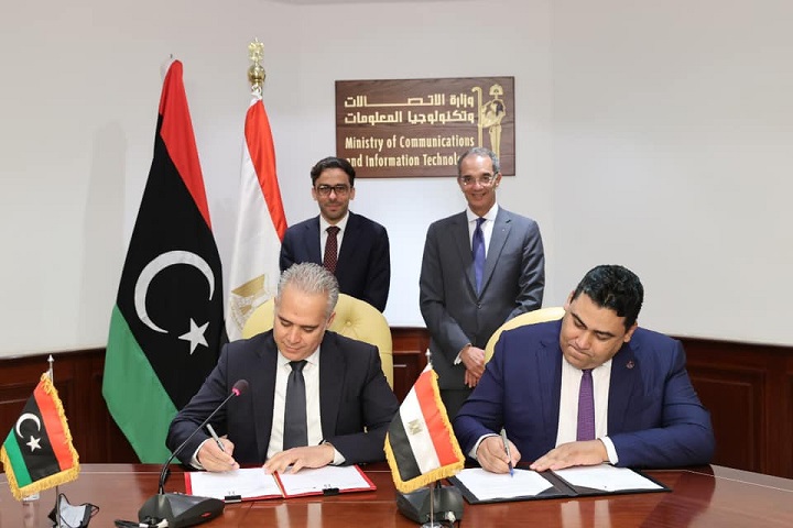 توقيع 4 اتفاقيات تعاون بين الشركة المصرية للاتصالات وشركات ليبية