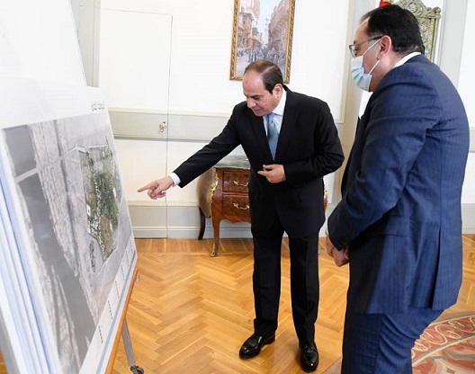 الرئيس السيسي يطلع على مخطط حديقة تلال الفسطاط