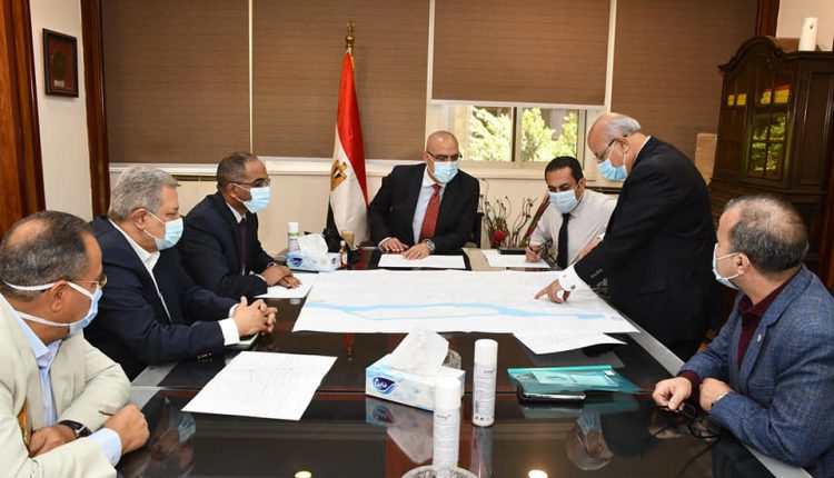 وزير الإسكان يتابع تنفيذ مشروعات إحلال وتجديد شبكات مياه الشرب بمحافظة القاهرة