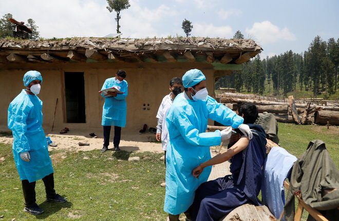الهند تسجل أقل إصابات يومية بفيروس كورونا منذ 17 مارس
