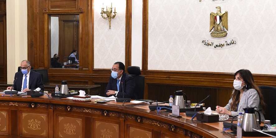 عاجل.. رئيس الوزراء يستعرض مع محافظ البنك المركزي مبادرات دعم قطاعات الاقتصاد