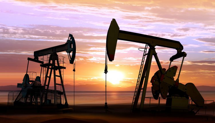 أسعار النفط تستقر بعد بيانات الوظائف الأمريكية وتتجه لخسارة أسبوعية