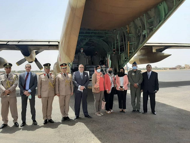 المساعدات الطبية المصرية وصلت مطار الخرطوم صباح اليوم
