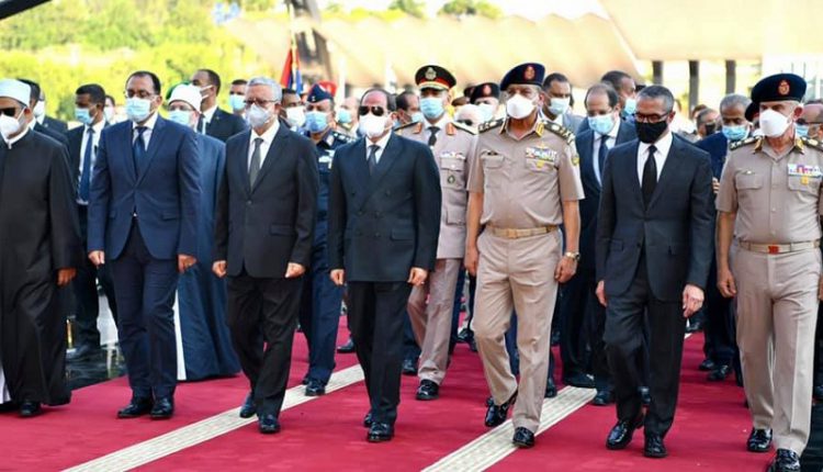 الرئيس السيسي يتقدم الجنازة العسكرية لتشييع جثمان السيدة جيهان السادات