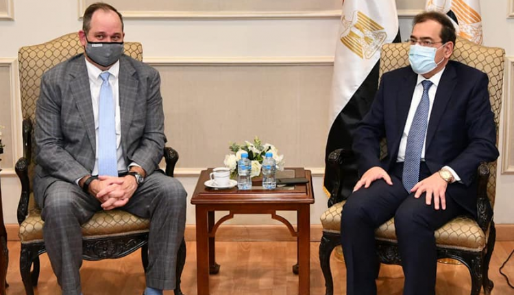 وزير البترول يبحث مع وفد شركة أباتشي خطة التوسع بأنشطتها في مصر