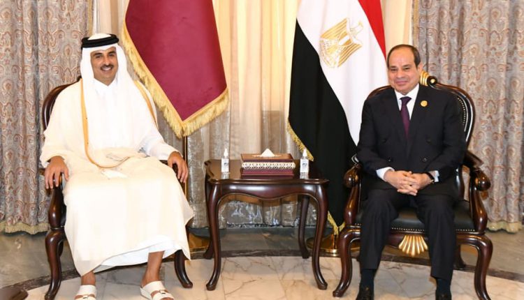 الرئيس السيسي يلتقي في العاصمة العراقية بغداد مع أمير دولة قطر
