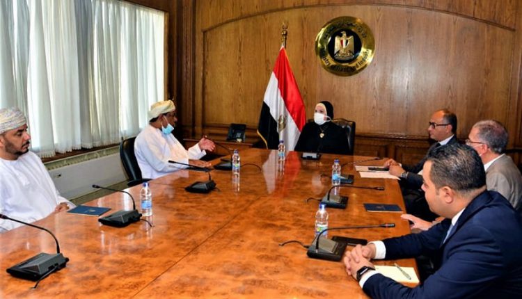 وزيرة الصناعة: كل الدعم للشركات العمانية بمصر وتذليل العقبات التي تواجه حركة التبادل التجاري