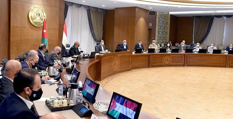 رئيسا وزراء مصر والأردن خلال الاجتماع