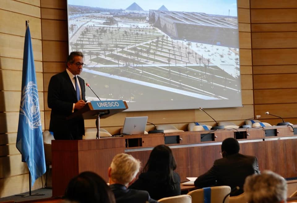 وزير السياحة والآثار يلقي محاضرة بالجلسة العامة بالمقر الرئيسي لمنظمة اليونسكو في باريس