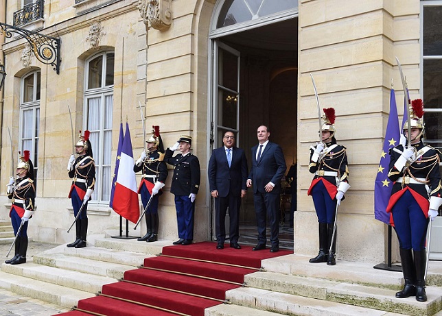 رئيس الوزراء ونظيره الفرنسي