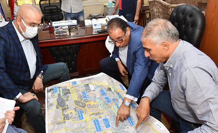 وزير الإسكان يتابع خريطة مشروعات القاهرة الجديدة