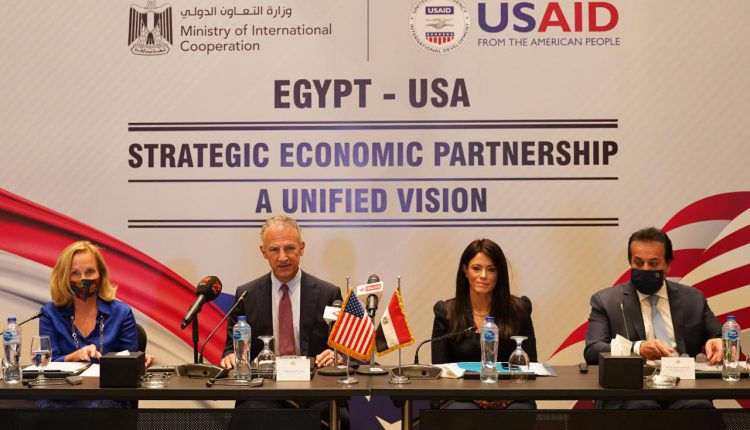 مصر والولايات المتحدة الأمريكية توقعان 7 اتفاقيات منح بقيمة 125 مليون دولار