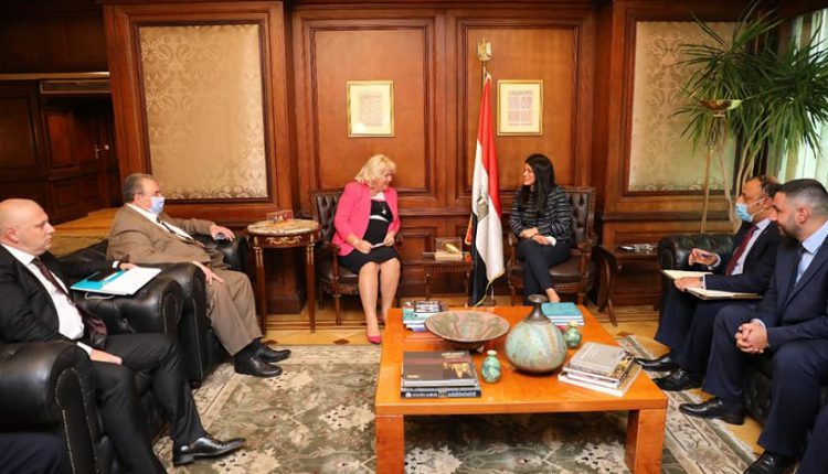 وزيرة التعاون الدولي تبحث ترتيبات انعقاد الدورة الرابعة للجنة المشتركة المصرية الرومانية
