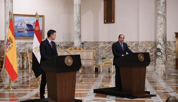 الرئيس السيسي يشدد على موقف مصر الثابت بالتمسك بصون أمنها المائي