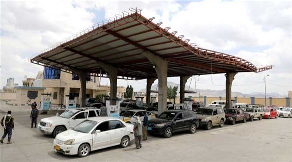 اليمن يخفض سعر وقود السيارات 10% مع تحسن سعر العملة