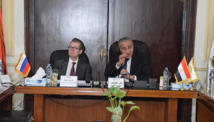 وزير التموين: مناقشة عمل منطقة لوجيستية ‏للأقماح وتطوير شركات الوزارة مع الجانب الروسي