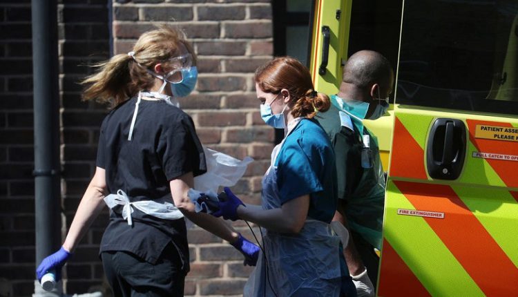 بريطانيا تسجل 107364 إصابة جديدة بفيروس كورونا و330 وفاة