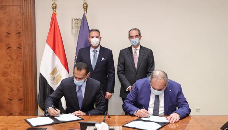 بنك مصر يوقع بروتوكول تعاون مع وزارة الاتصالات لدعم منظومة المحول الرقمي الحكومي
