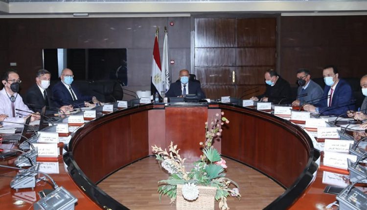 مصر تبحث مع البنك الدولي تدعيم التعاون في مجال السكك الحديدية والنقل المستدام