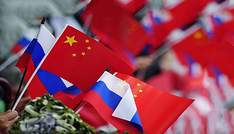 الصين تؤكد عدم نيتها فرض عقوبات على روسيا وتدين أي قيود أحادية الجانب
