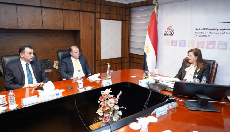 وزيرة التخطيط تبحث مع رئيس البورصة المصرية وقيادات سوق المال العراقي تعزيز التعاون المشترك