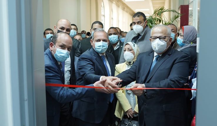 البنك الأهلي المصري يفتتح وحدة علاج ودراسات أمراض الأمعاء بمستشفى قصر العيني