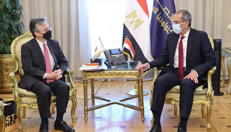 عمرو طلعت يبحث فرص جذب الاستثمارات اليابانية لقطاع الاتصالات المصري