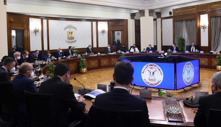 رئيس الوزراء يبحث مع ممثلي 16 شركة ألمانية مجالات الاستثمار في مصر
