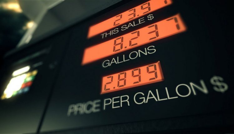 متوسط سعر البنزين في أمريكا يتجاوز مستوى 5 دولارات للجالون للمرة الأولى على الإطلاق