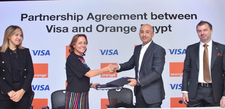 اورنچ مصر توقع اتفاقا مع فيزا لتوفير حلول دفع مبتكرة بالبطاقات الافتراضية