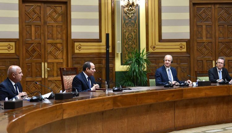 الرئيس السيسي على هامش توقيع العقد مع سيمنز